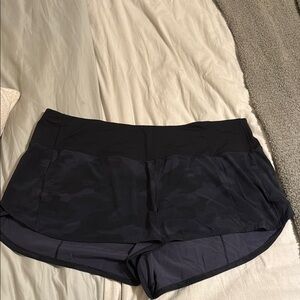 Lululemon Speed up High-Rise 2.5” shorts